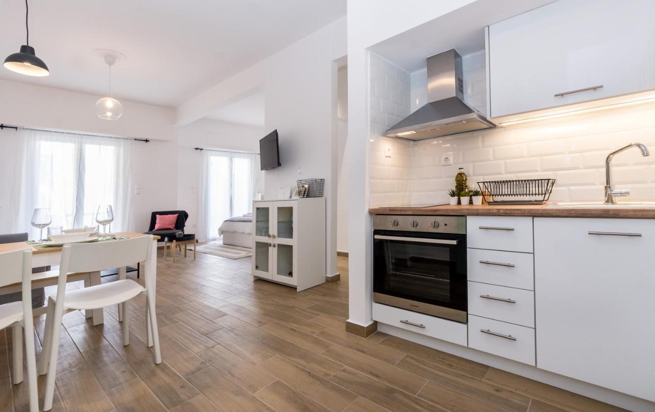 Wide Comfy Studio Apartment Centrally Located In Thissio เอเธนส์ ภายนอก รูปภาพ